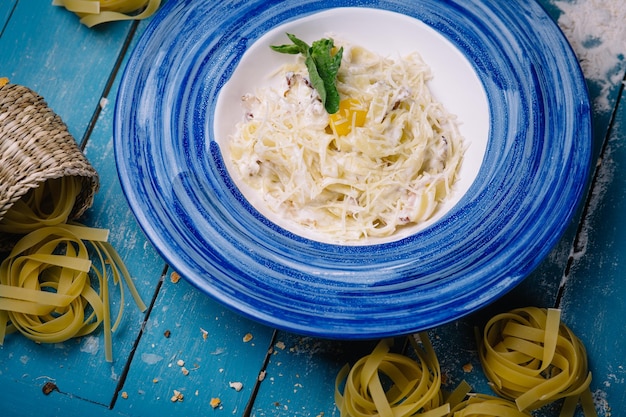 pasta in cucina al ristorante