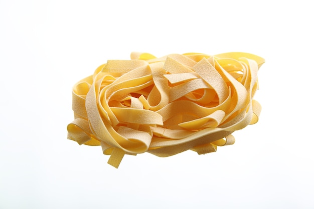 Pasta isolato su sfondo bianco