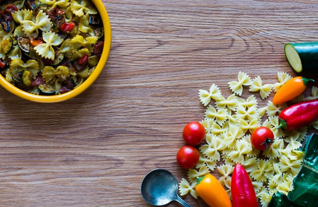 Pasta italiana con verdure