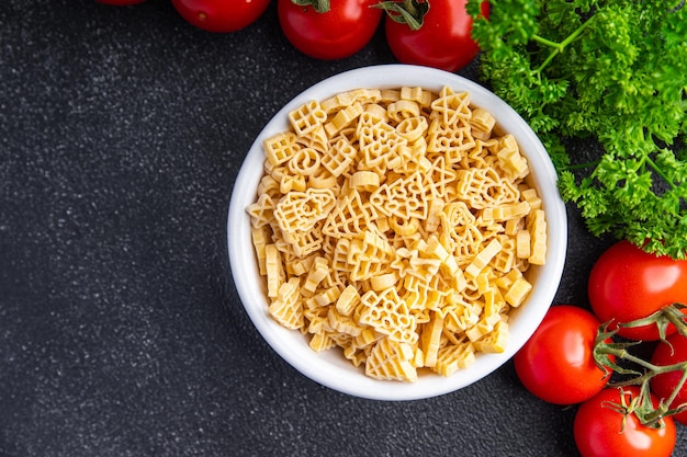 pasta natale forma cibo festivo abete rosso, stella, babbo natale, pupazzo di neve delizioso spuntino pasto sano cibo