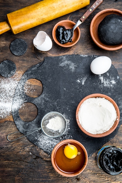 Pasta nera dipinta con nero di seppia naturale