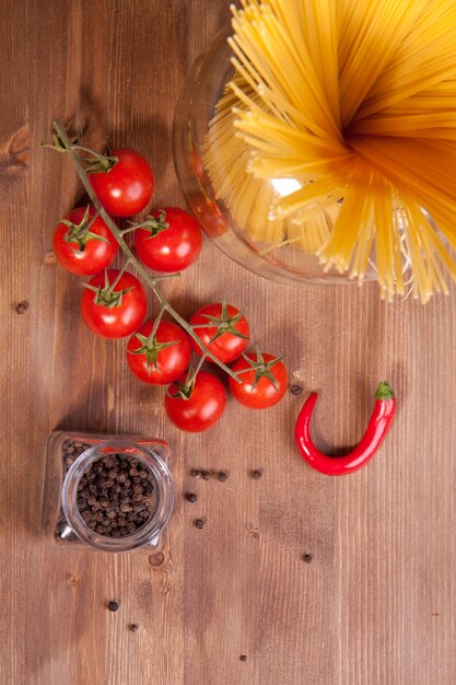 Pasta, pepe e pomodoro