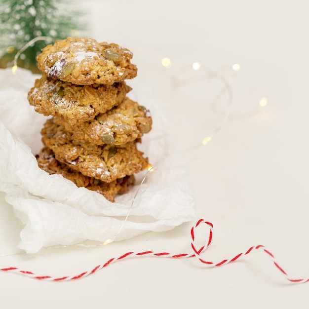 Pasticceria di Natale e Capodanno Biscotti di farina d'avena fatti in casa con semi e mirtilli rossi Vacanze invernali