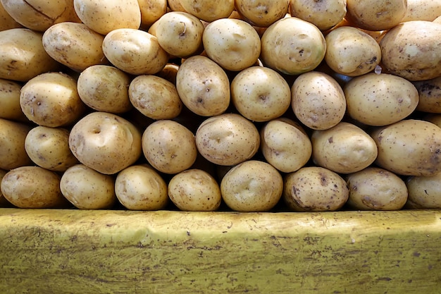 Patata fresca dell'alimento di verdure organiche in drogheria