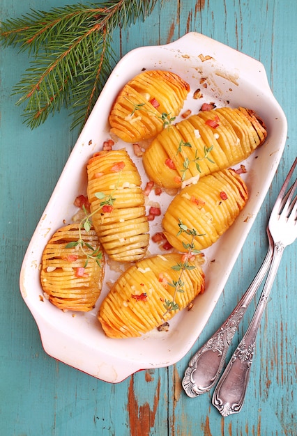 Patate al forno con cipolla e pancetta