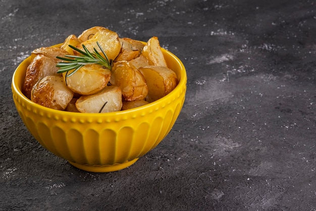 Patate arrosto con rosmarino e paprika piccante