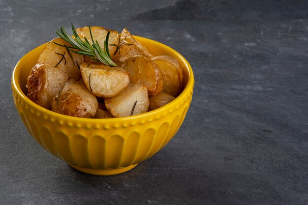 Patate arrosto con rosmarino e paprika piccante