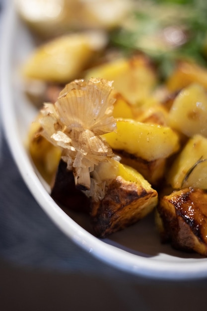 Patate fritte al forno. Cibo delizioso.