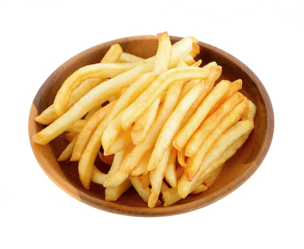 Patate fritte appetitose su un bianco