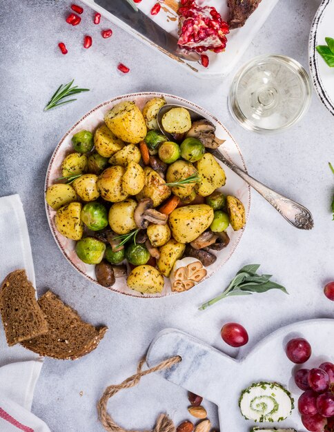 Patate fritte con verdure