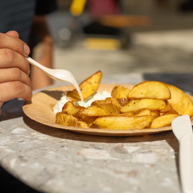 Patate fritte su un cibo di strada fast food piatto