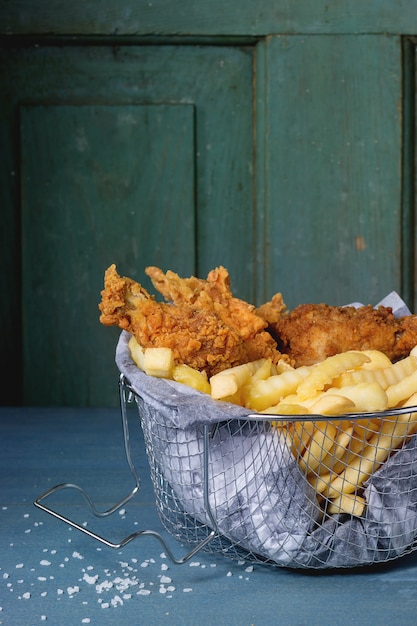 Patatine fritte di pollo con patate