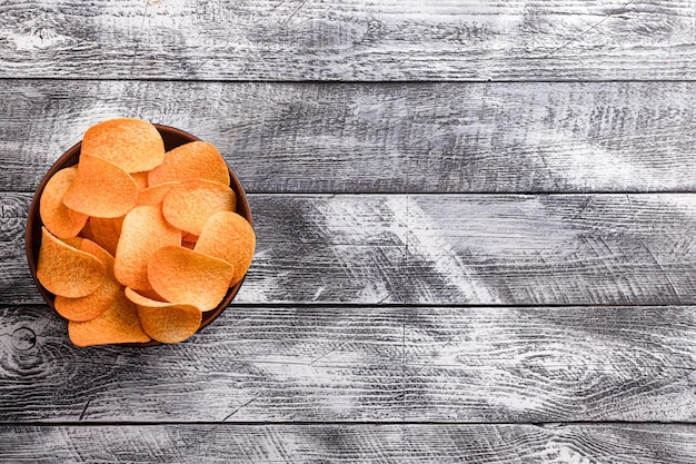 Patatine fritte patatine fritte su sfondi diversi spuntino croccante