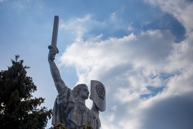 Patria sovietica monumento nel centro di Kiev