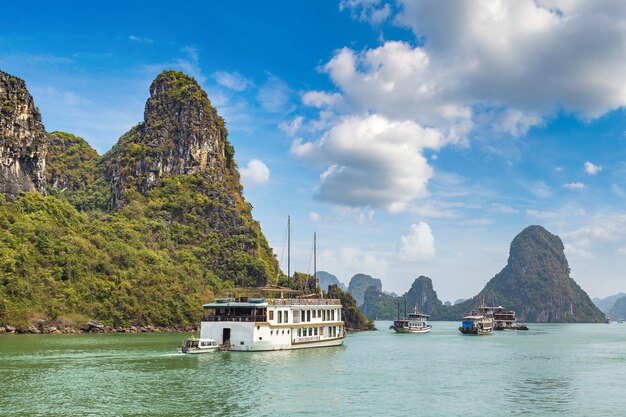 Patrimonio naturale mondiale Baia di Halong, Vietnam