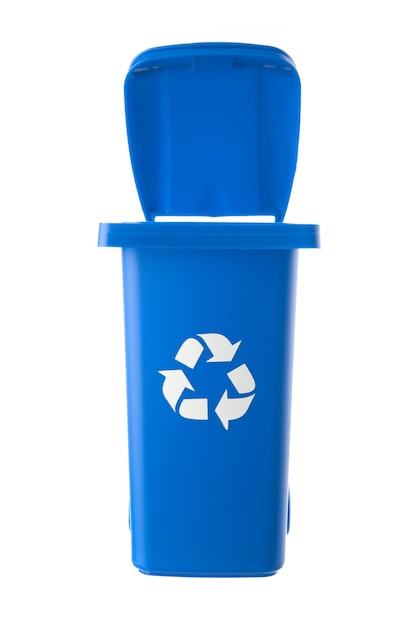 Pattumiera di plastica blu isolato su sfondo bianco