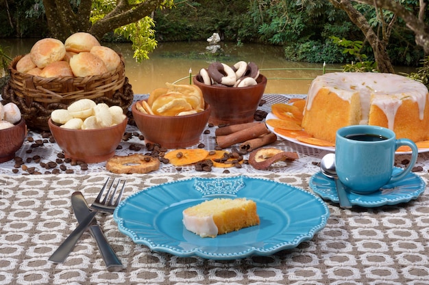 Pausa caffè Pezzo di torta e tazza di caffè