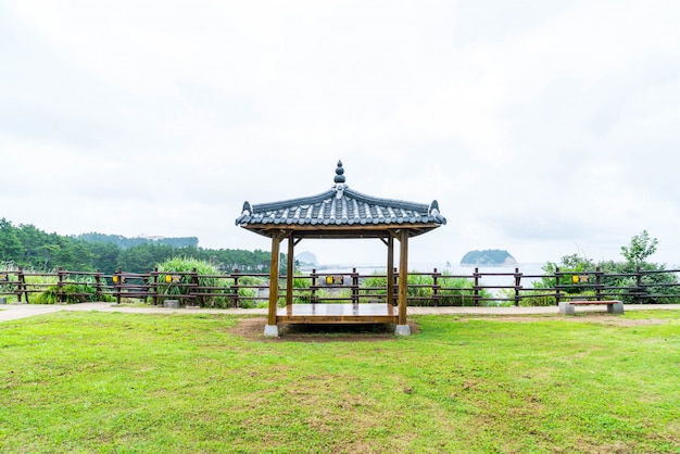 Pavillian coreano a Jeju-do Oedolgae Rock Park nell'isola di Jeju