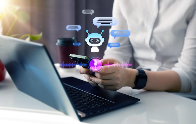 Pelanggan menggunakan layanan online dengan chat bot untuk mendapatkan dukungan. Asisten virtual dan perangkat lunak CRM