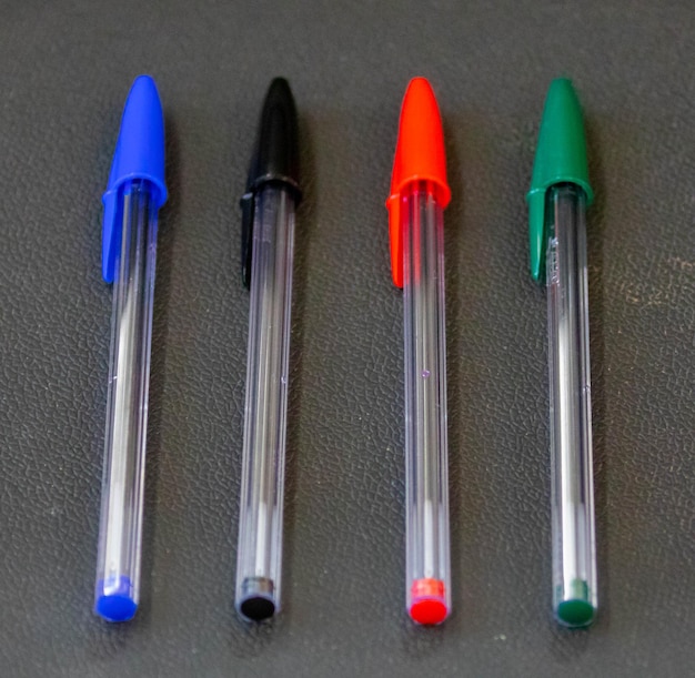 Penne a sfera Bic di diversi colori Penne antiche e tradizionali