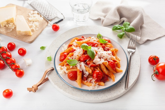 Penne all'italiana con pomodoro e parmigiano