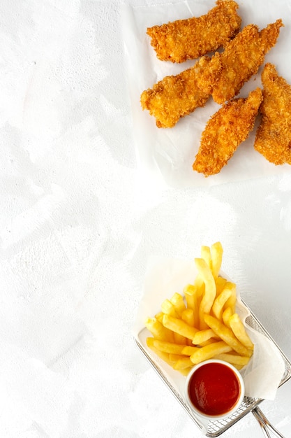 Pepite di pollo fatte in casa battute di panko