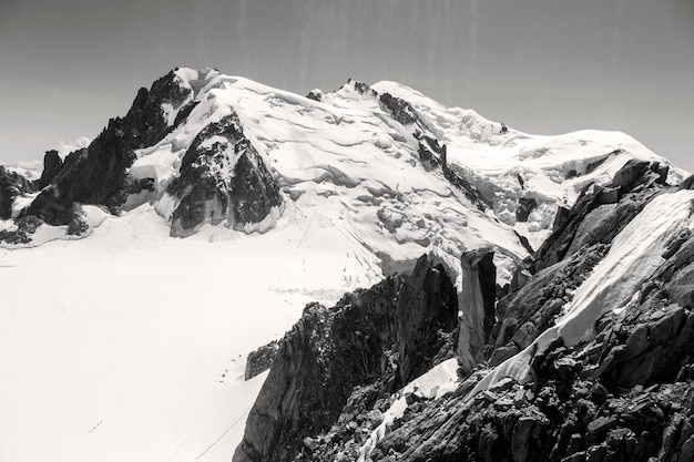 Percorso dei tre monti del Monte Bianco par les 3 mons sul Montblanc du Tacul Mont Maudit e le principali Alpi Monte MontBlanc Vista dall'Aiguille du Midi Chamonix Francia