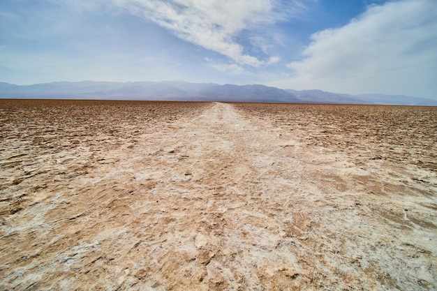 Percorso della Valle della Morte attraverso le saline nel bacino di Badwater