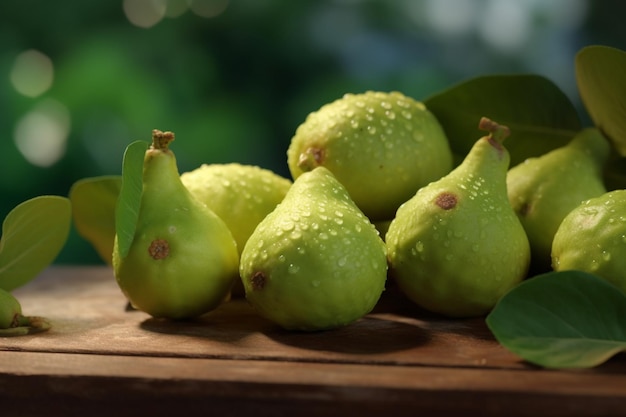 Pere su un tavolo con foglie verdi