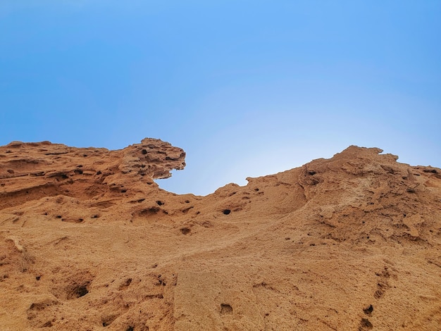 Perfil de cresta de montaña de roca