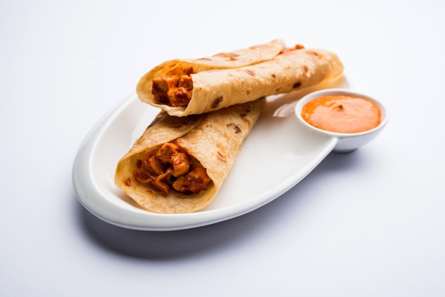 Peri peri paneer chapati frankie o avvolgere o arrotolare, messa a fuoco selettiva