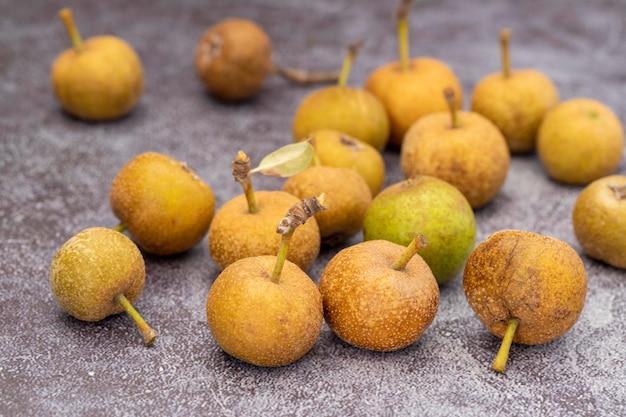 Pero selvatico (noto anche come Pyrus pyraster, pyrus elaeagrifolia, pero di conifere); Nome turco Ahlat pera