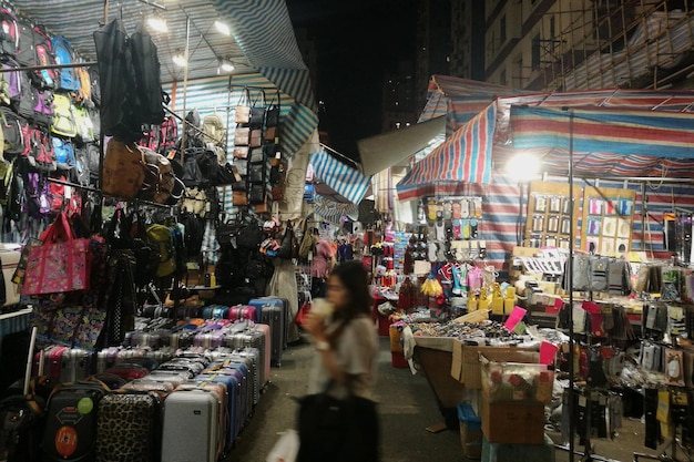 Persone al mercato