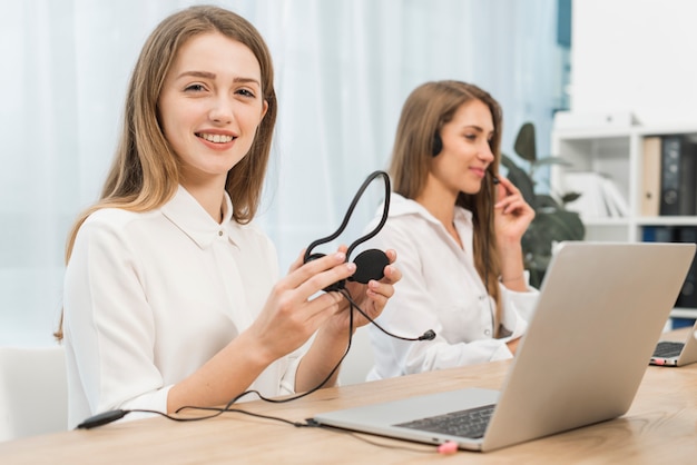 Persone che lavorano in call center