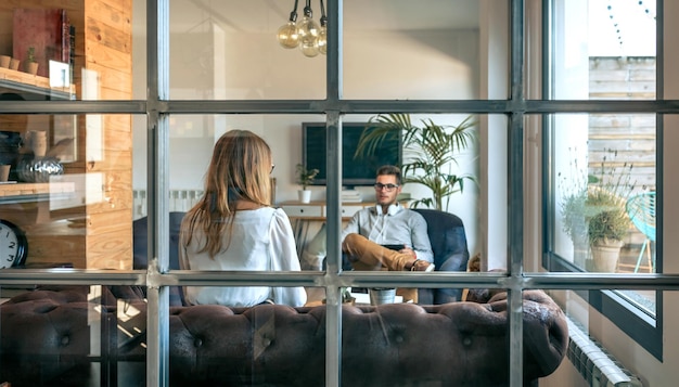 Persone in un incontro di lavoro informale