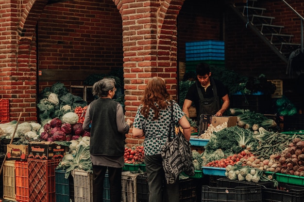 Persone in un mercato in Messico