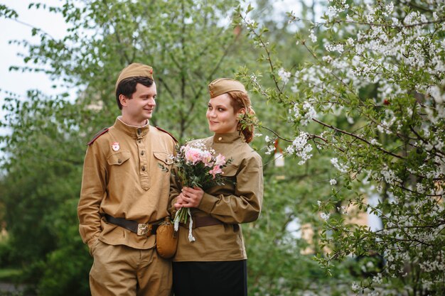 Persone in uniforme militare sovietica