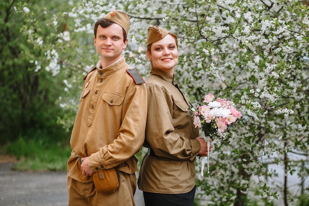 Persone in uniforme militare sovietica