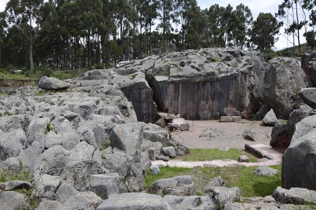 Perù Qenko situato nel Parco Archeologico di Saqsaywaman Questo sito archeologico di rovine Inca è costituito da pietra calcarea