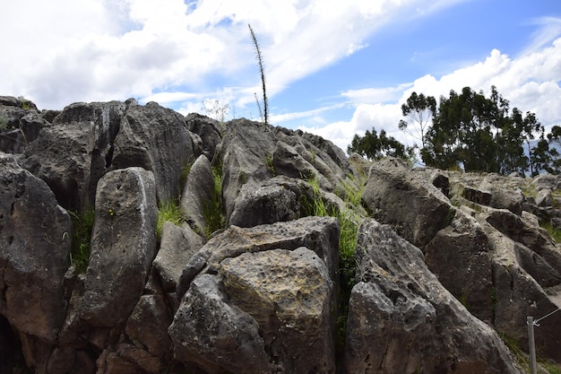 Perù Qenko situato nel Parco Archeologico di Saqsaywaman Questo sito archeologico di rovine Inca è costituito da pietra calcarea