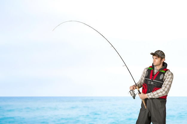 Pescatore di pesca pesca d'acqua dolce attrezzatura da pesca sul fiume che cattura lo sport