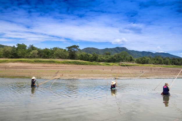 Pescatori che pescano