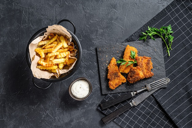 Pesce e patatine fritte con salsa tartara