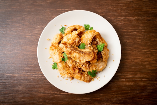 pesce fritto con aglio