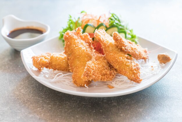 pesce fritto con salsa tonkatsu