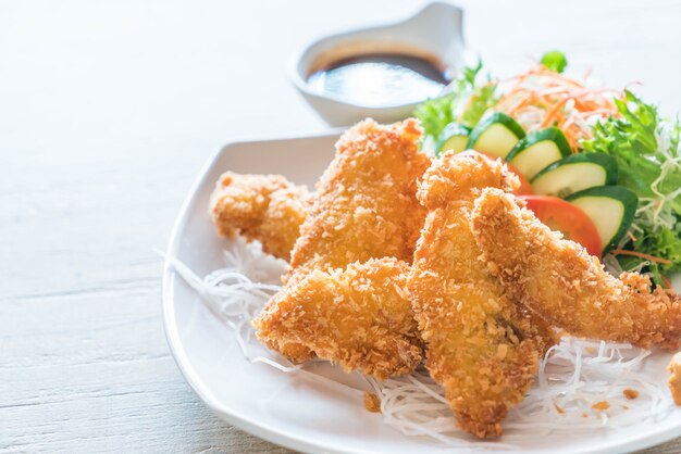 pesce fritto con salsa tonkatsu