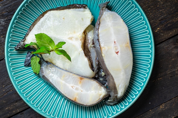 Pesce gatto bistecca pezzo di pesce fetta crudo sano cibo biologico pasto spazio copia sfondo alimentare