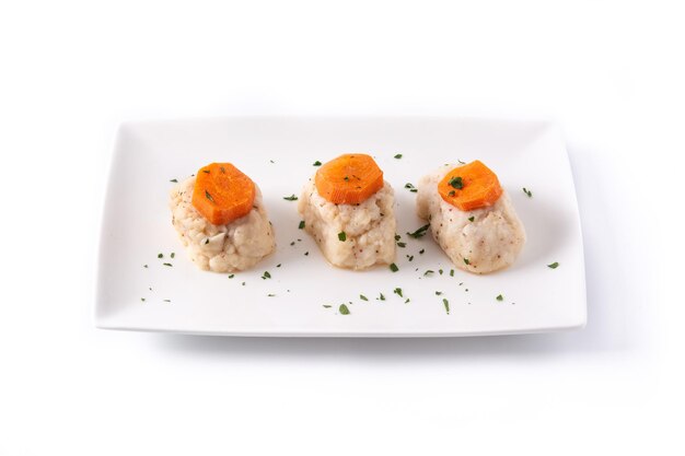 Pesce gefilte ebraico tradizionale