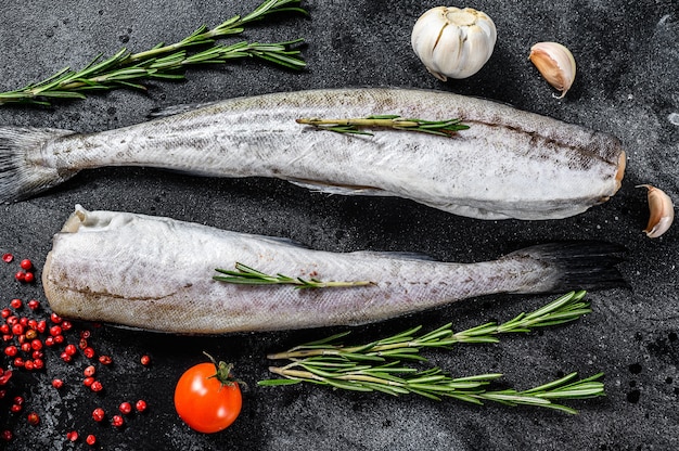 Pesce Pollock crudo pronto da cucinare