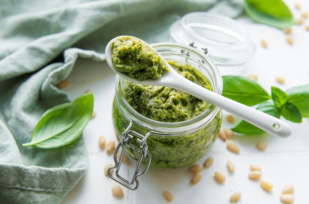 Pesto di basilico verde